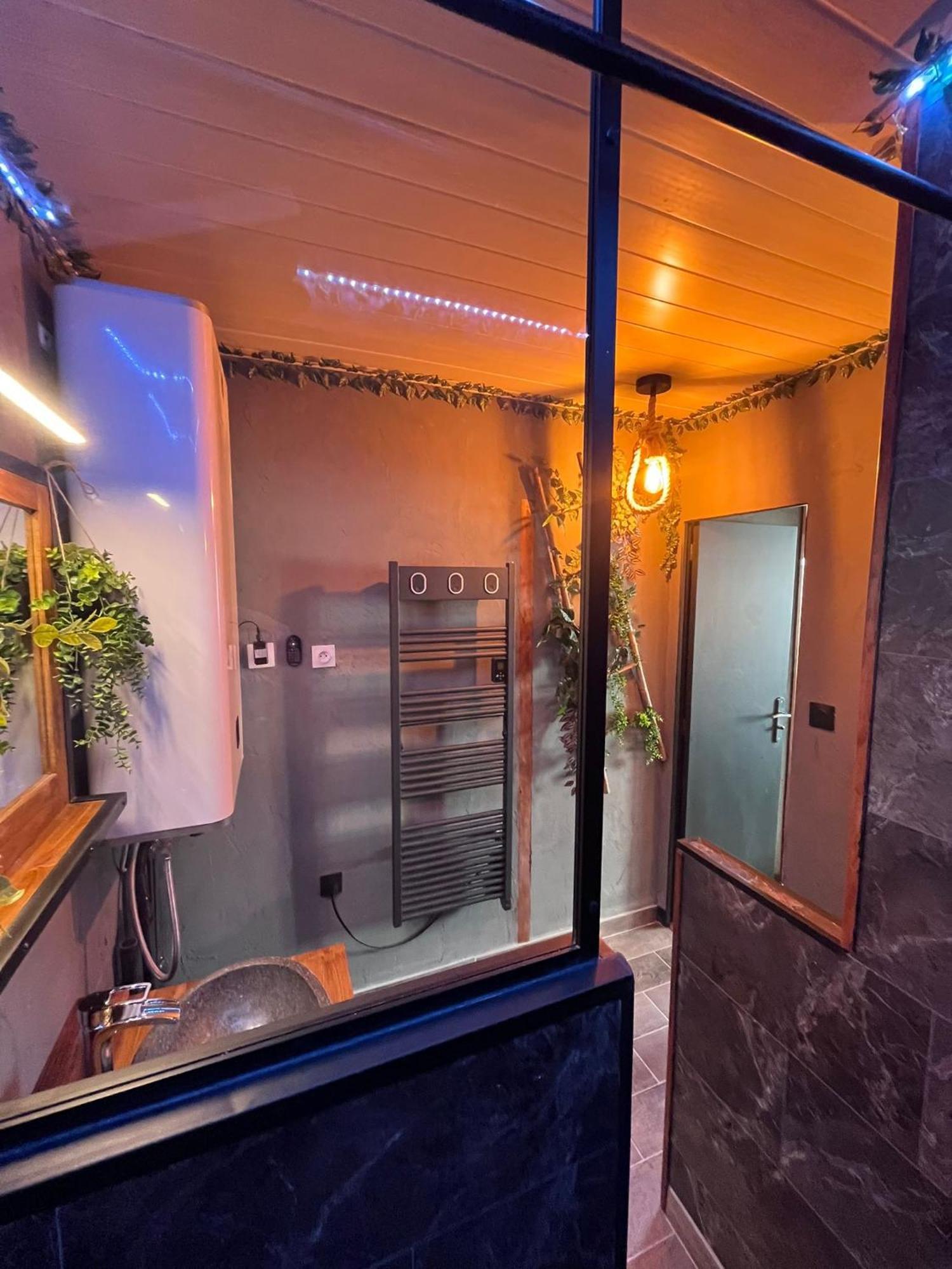 Oasis Tropical & Sauna 생 힐레르 드 리에 외부 사진