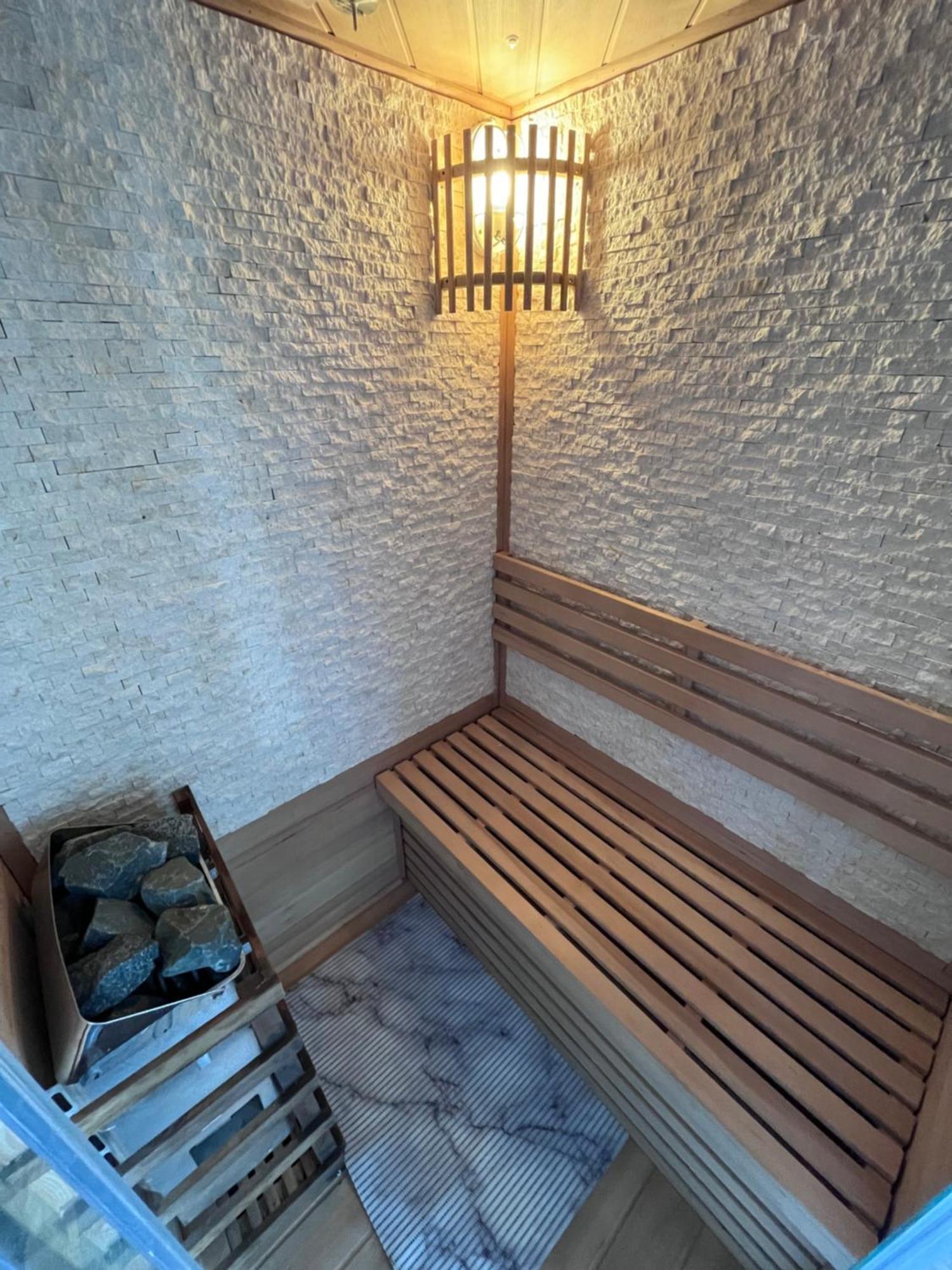 Oasis Tropical & Sauna 생 힐레르 드 리에 외부 사진
