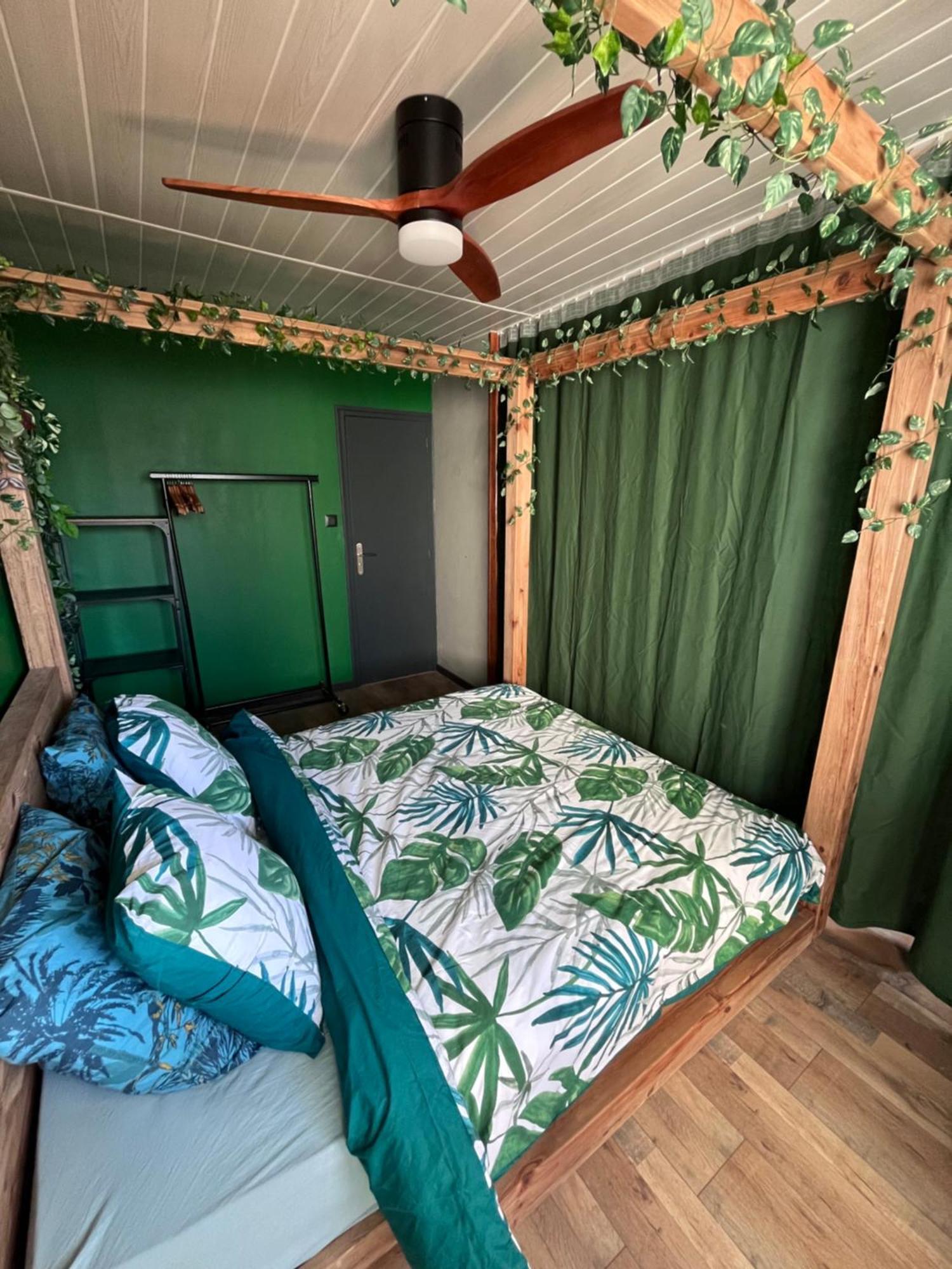 Oasis Tropical & Sauna 생 힐레르 드 리에 외부 사진
