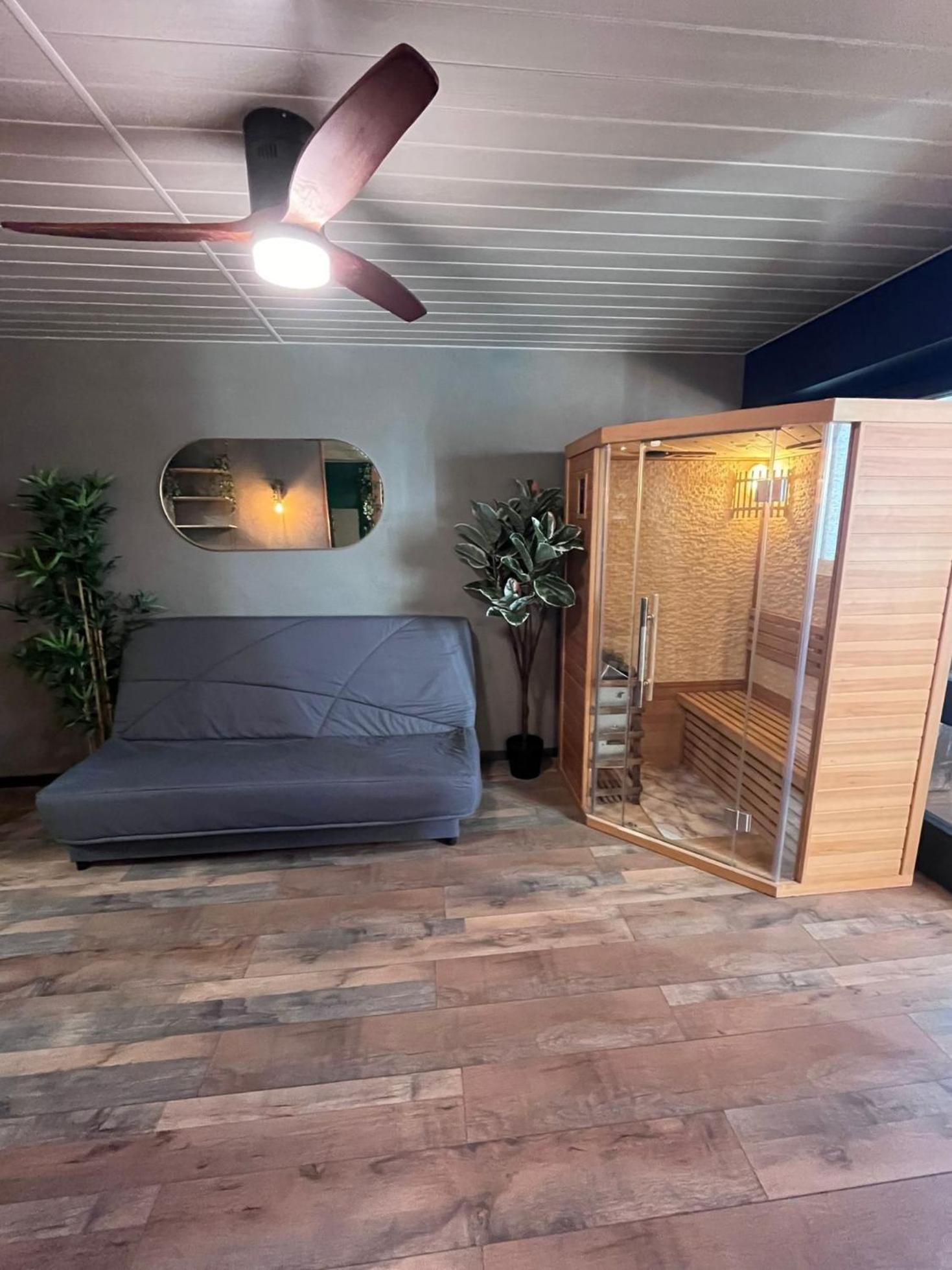 Oasis Tropical & Sauna 생 힐레르 드 리에 외부 사진